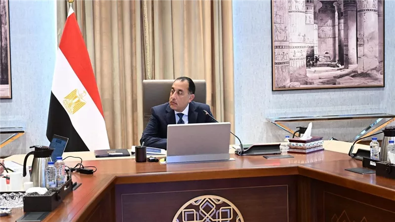 متابعة حكومية لتطوير المنظومة الصحية.. مدبولي: نتوسع في التأمين الشامل وتسريع تشغيل المنشآت الجديدة