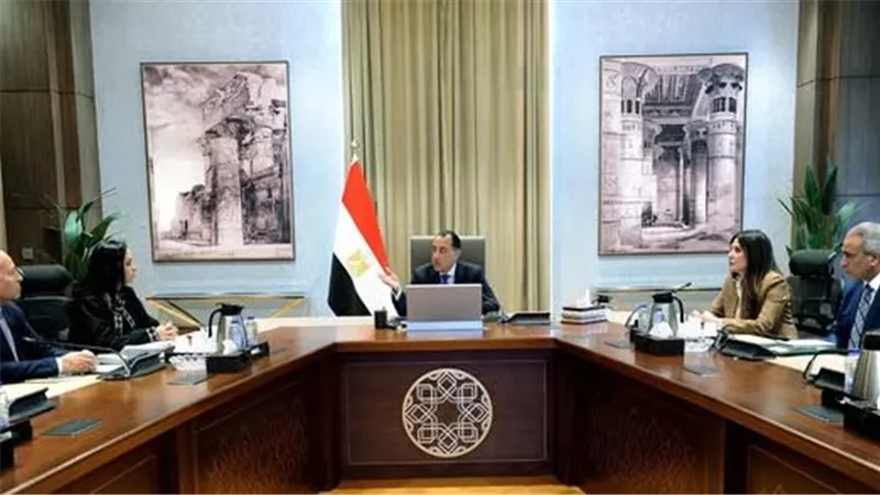 رئيس الوزراء يتابع إجراءات تنفيذ التوجيهات الرئاسية بطرح وحدات سكنية بالإيجار للمواطنين