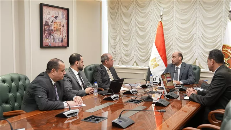 وزير العمل يبحث تأهيل الشباب المصري للعمل في السوق الإيطالي