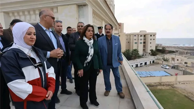 خطة لإحياء المناطق التراثية.. وزيرة التنمية المحلية ومحافظ الإسكندرية يتفقدان تطوير ميدان المساجد وحلقة السمك ومحيط «قايتباي»