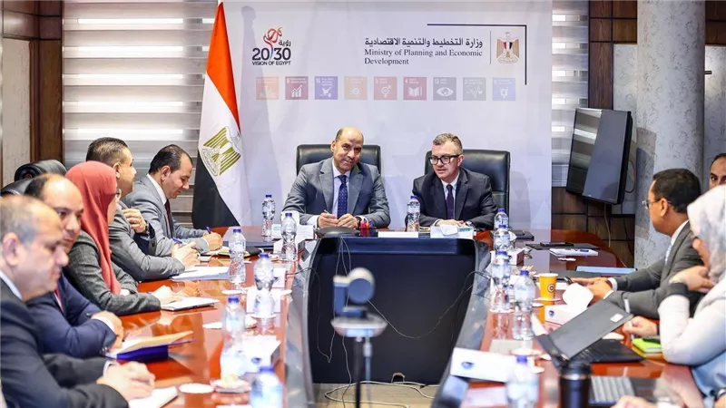 تنسيق بين 
