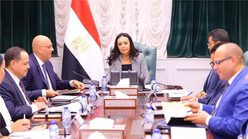 «التضامن» و«جهاز تنمية المشروعات» يناقشان تفعيل استراتيجية الحرف اليدوية