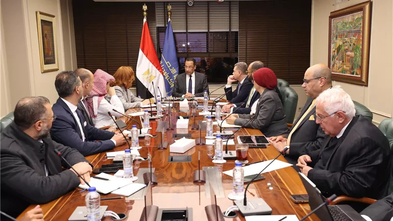 وزير الاتصالات يبحث مع الرئيس الإقليمي لـSAP تعزيز استثماراتها بمصر والتوسع في حجم أعمالها في مجال التعهيد