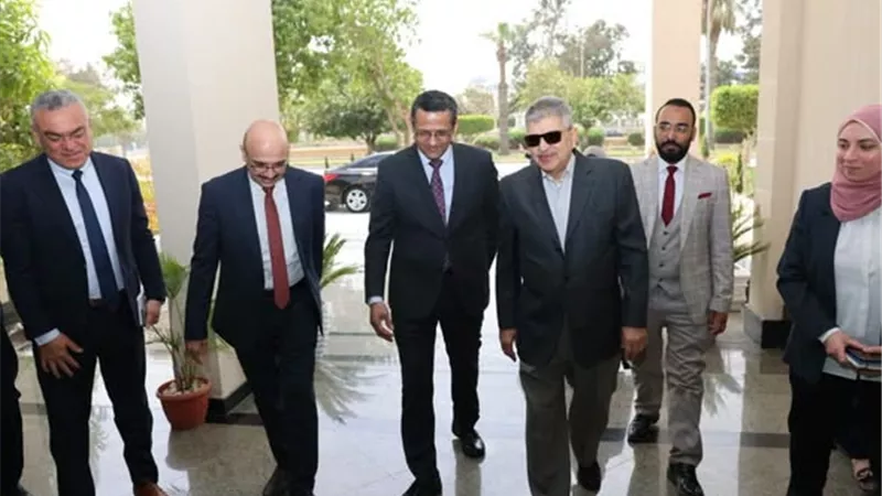 افتتاح برنامج تدريبي مكثف للصحفيين بمركز الإبداع والتميز بهيئة قناة السويس