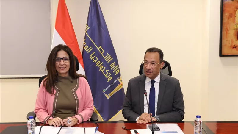 وزير الاتصالات: نعمل على تطوير منظومة الترجمة الآلية للكتب وإنتاج الكتب الصوتية