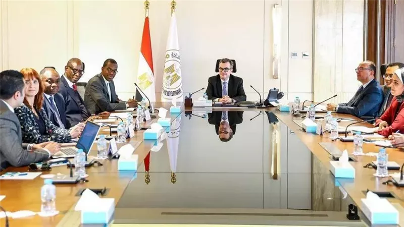 وزير التخطيط يبحث مع البنك الإفريقي للتنمية سبل تعزيز التعاون لدفع مجالات التنمية الاقتصادية