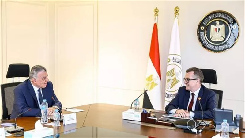 وزارة التخطيط تبحث مع شركة 