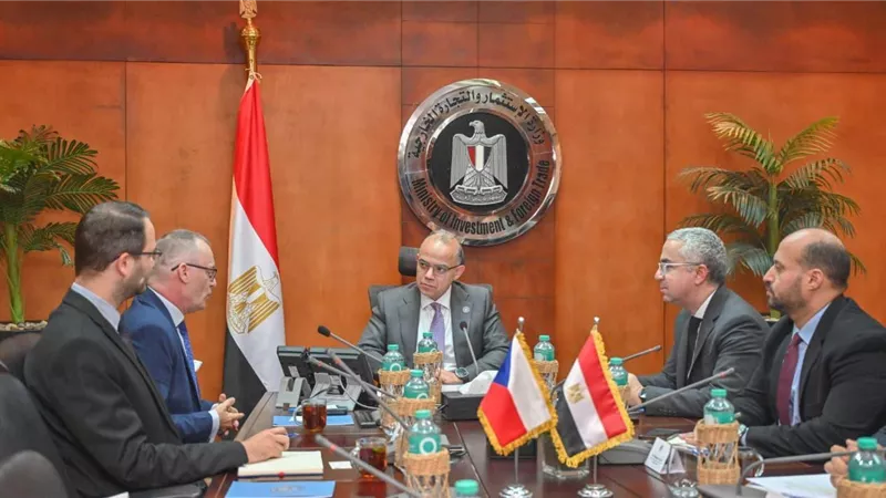 مصر والتشيك تبحثان توطين التكنولوجيا المتقدمة وجذب صناديق المعاشات للاستثمار المحلي