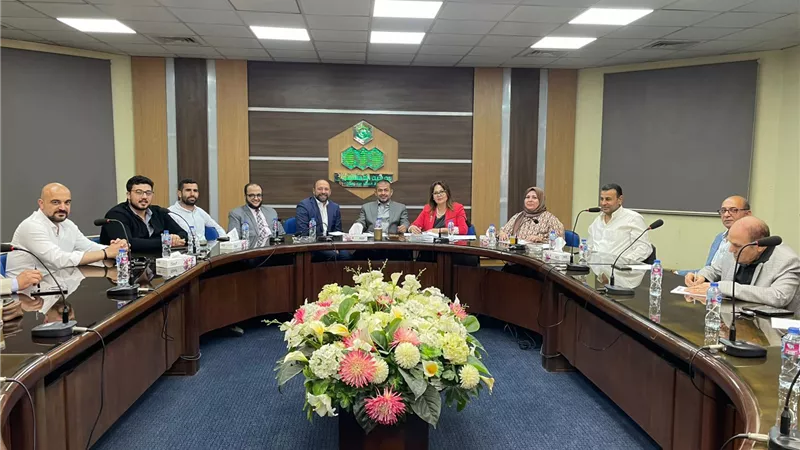 مستثمرو العاشر يناقشون أزمة المقنن المائي والغش التجاري وندرة العمالة المدربة 