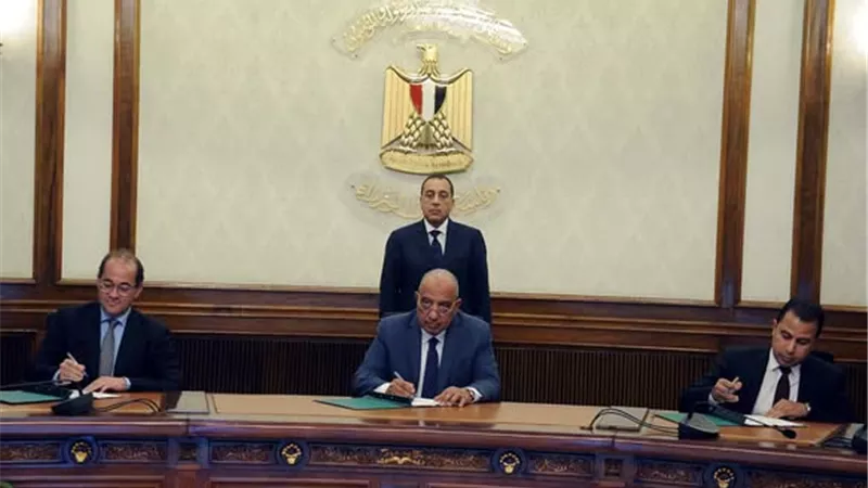 رئيس الوزراء يشهد توقيع بروتوكول لتمويل مشروعات الطاقة الجديدة والمتجددة في مصر
