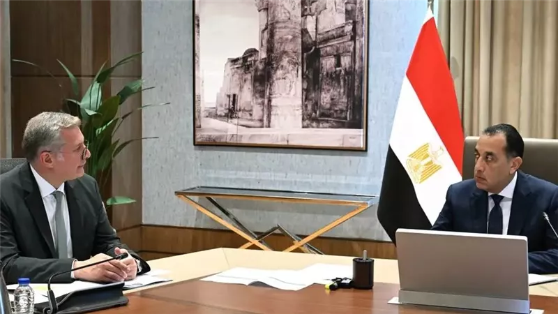 «مدبولي» يتابع مع «بدوي» تأمين احتياجات الوقود.. تقدم كبير في سداد مستحقات الشركاء ورفع إنتاج الغاز