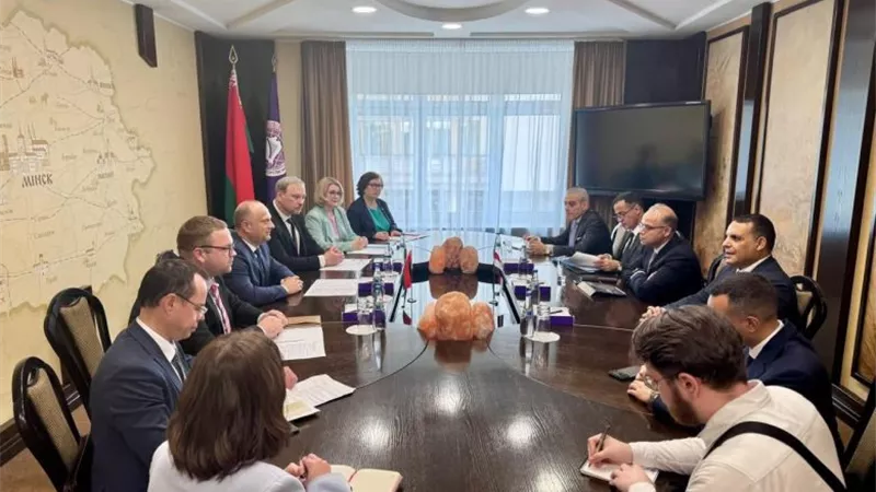 مصر وبيلاروسيا تبحثان آفاق تعزيز التعاون الاقتصادي والتجاري والاستثماري بين البلدين