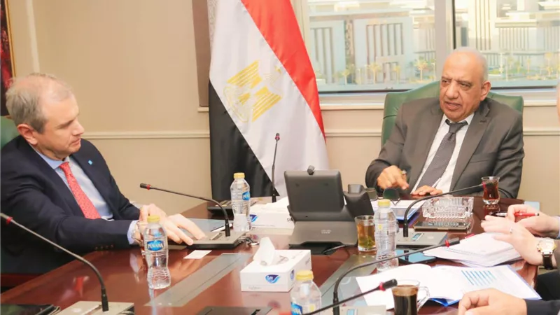 إضافة 1500 ميجاوات.. وزير الكهرباء يتابع مشروعات انتاج الطاقة بالرياح