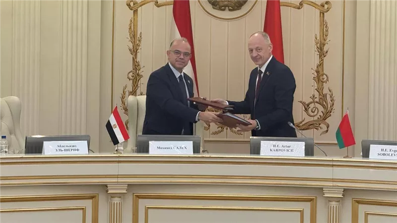 وزير الاستثمار يوقع بروتوكول تعاون مع بيلاروسيا لتعزيز التكامل الاستثماري والتبادل التجاري