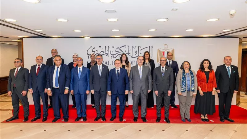 البنك المركزي يوقع بروتوكولا لتعزيز الشمول المالي وربط بيانات السجل التجاري بالبنوك