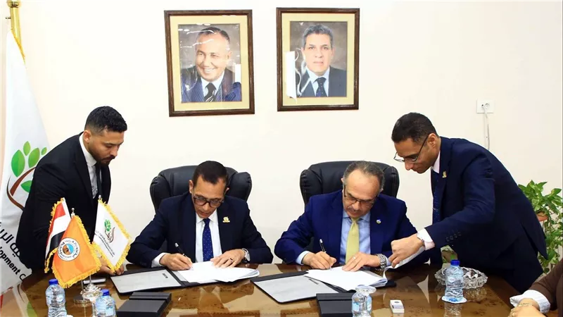 شراكة بين تنمية الريف المصري والمقاولون العرب لتنفيذ طريق استراتيجي بالمنيا بتكلفة 540 مليون جنيه