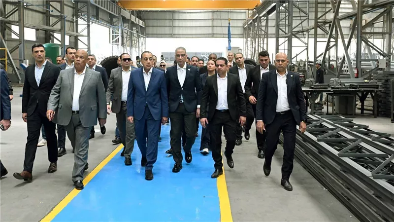 رئيس الوزراء يفتتح مصنع 