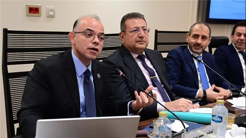 وزير الاستثمار يستعرض خطة النهوض بالاقتصاد وزيادة الصادرات أمام البرلمان