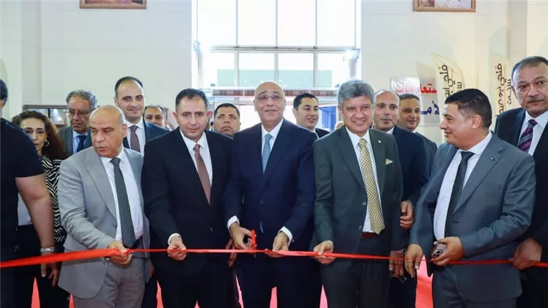 جهاز تنمية المشروعات يفتتح معرض أوكازيون للأثاث الدمياطي بالتعاون مع الغرفة التجارية بدمياط   