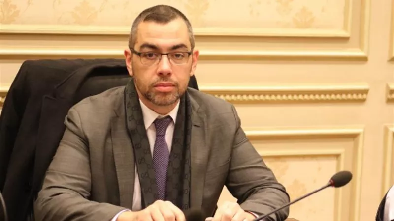 عواقب التوسع غير المنضبط في التمويل الاستهلاكي.. خبير اقتصادي: “مينفعش المواطن يتحبس علشان خلاط”