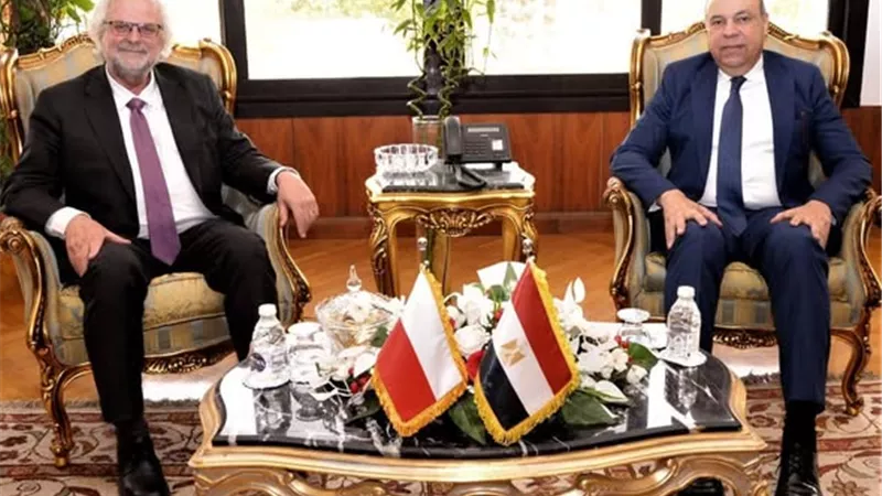 مصر وبولندا تبحثان تعزيز الرحلات الجوية لدعم السياحة الوافدة إلى المدن المصرية