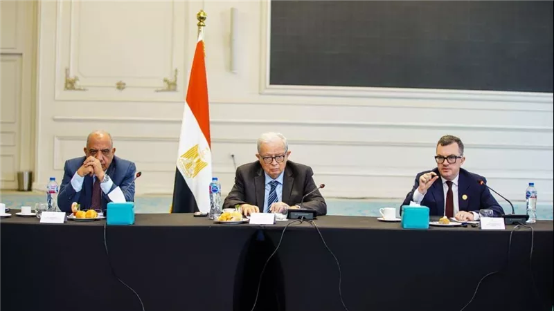 مشاورات حكومية مع البنك الدولي لتطوير آليات تمويل مشروعات البنية التحتية
