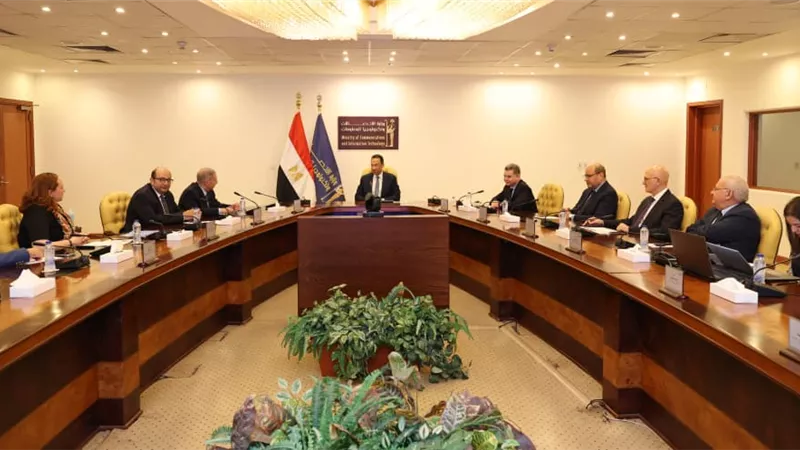 وزير الاتصالات: استراتيجيتنا ترتكز على بناء بيئة محفزة للابتكار والاستثمار الرقمي