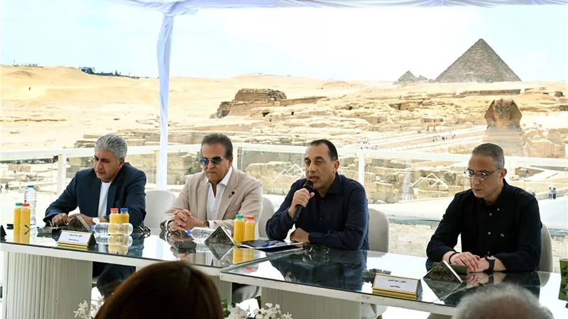 رئيس الوزراء من نزلة السمان: التطوير بمشاركة الأهالي والحفاظ على الهوية التاريخية للمنطقة