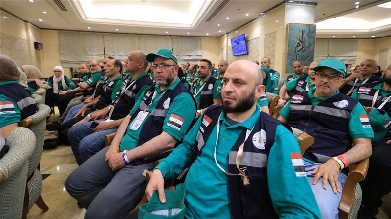 رئيس بعثة حج الجمعيات الأهلية يراجع خطة تصعيد الحجاج إلى عرفات بمكة