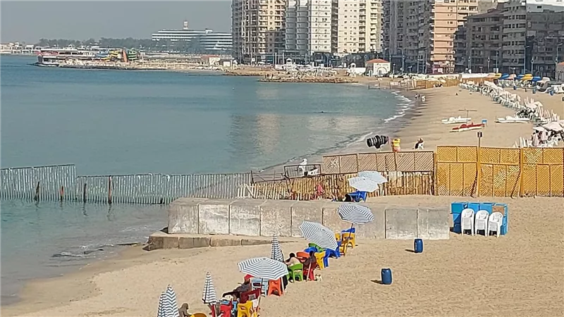الكورنيش في إسكندرية داخل على قلبان.. إزالة منشآت وإطلالة جديدة على البحر
