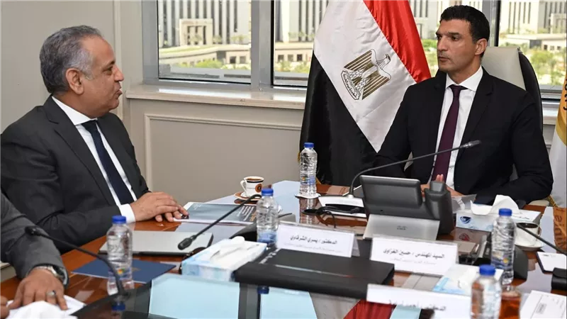 شراكة وتكامل.. وزير الصناعة يبحث دعم التعاون مع جمعية رجال الأعمال المصريين