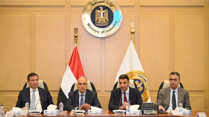 الحكومة تتحرك لضبط استهلاك المياه بالصناعة.. ووضع أكواد لتصنيف المنتجات