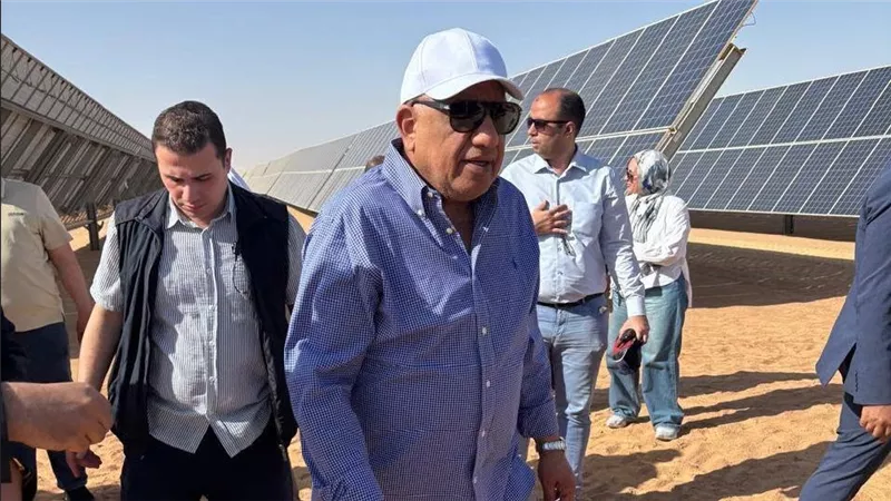 عصمت: تكليف رئاسي بخفض الوقود وتعظيم دور الطاقة النظيفة في مزيج الكهرباء