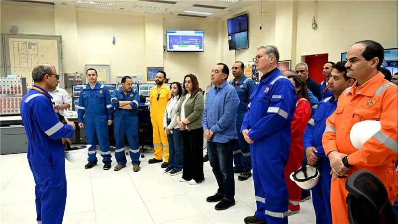 بشراكة مع 