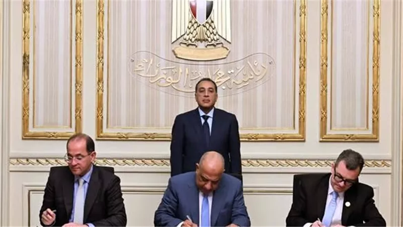 مدبولي يشهد ضخ 60 مليار جنيه لتطوير شبكة الكهرباء ودعم الطاقة المتجددة