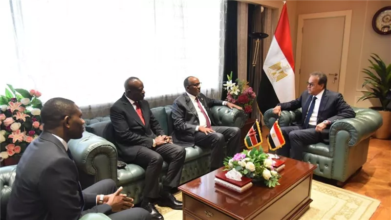 وزير الصحة يبحث مع نظيره الكيني تعزيز الشراكة الصحية ودعم الأمن الدوائي في أفريقيا