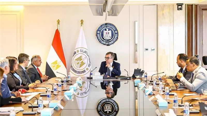 أحمد رستم يبحث مع البنك الدولي دعم السياسات الاقتصادية القائمة على البيانات والأدلة