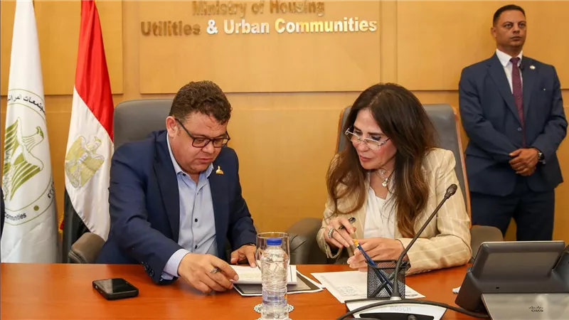 وزيرة الإسكان تبحث مطالب المواطنين مع أعضاء مجلس الشيوخ وتوجه بسرعة دراسة الملفات الخدمية