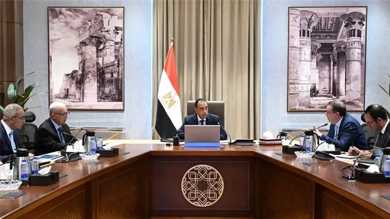 رئيس الوزراء يتابع خطة إعادة هيكلة الجهاز الإداري للدولة لتحسين الخدمات ورفع كفاءة الأداء