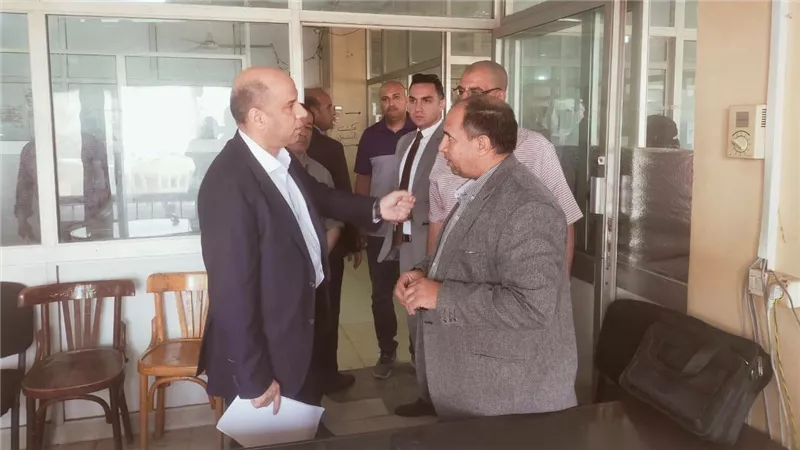 حسن رداد يتفقد منطقة عمل العاشر من رمضان ويؤكد: التحول الرقمي يسرع تقديم الخدمات (صور)