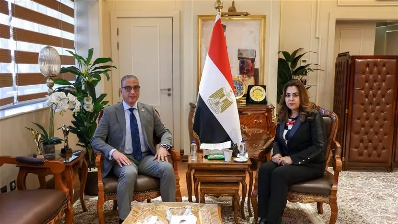 وزيرة التنمية المحلية تتابع مشروعات الجيزة والتصالح والمخلفات