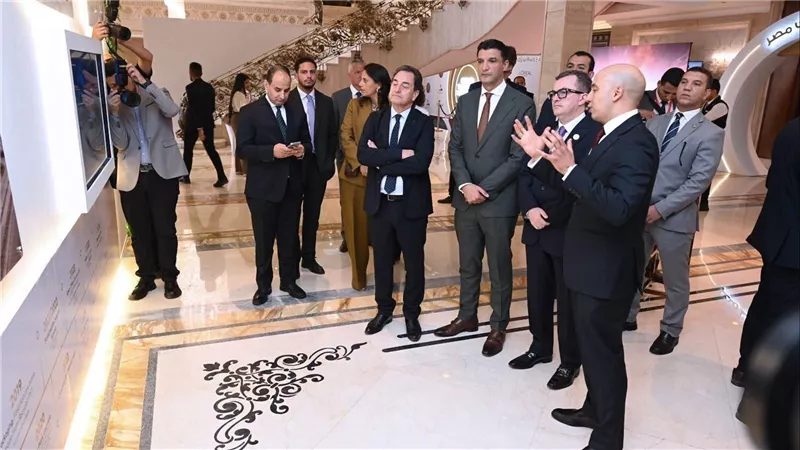وزير الصناعة يشيد بدور لوريال مصر في دعم التنمية المستدامة والتصنيع الذكي