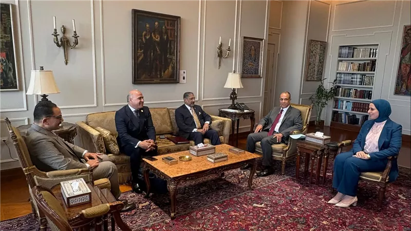 وزير الخارجية يبحث مع المصرف العربي للتنمية تعزيز الاستثمار والتعاون الثلاثي في أفريقيا