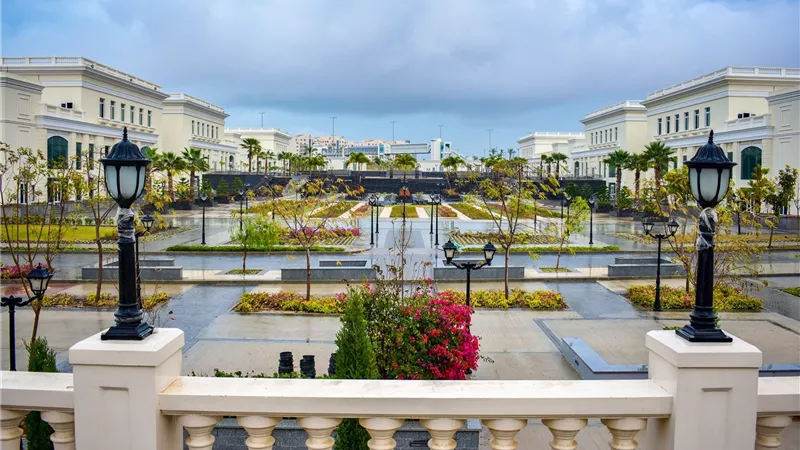وزيرة الإسكان تتابع تشغيل المدينة التراثية بالعلمين الجديدة.. افتتاح البحيرة الرئيسية واستعدادات لموسم الصيف