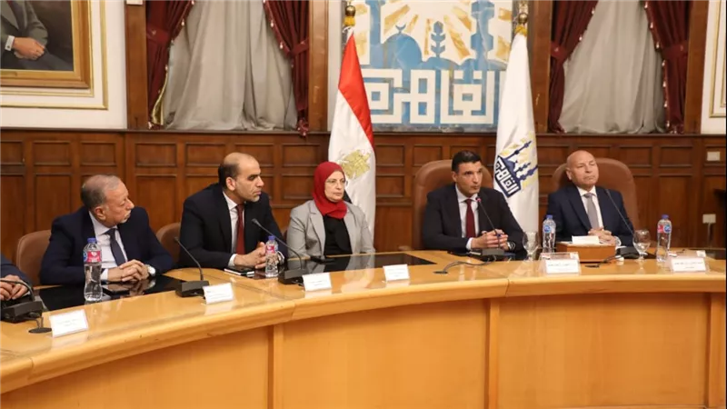 43 عقد تقنين جديدًا بشق الثعبان ضمن خطة تطوير أكبر تجمع للرخام والجرانيت