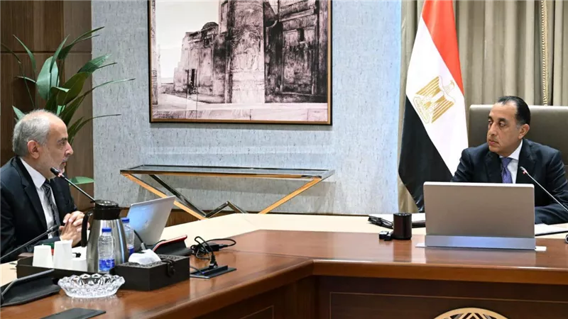 مدبولي يتابع  خطة تطوير نزلة السمان وإحياء قرافة المماليك وتحويلها لمقاصد سياحية عالمية